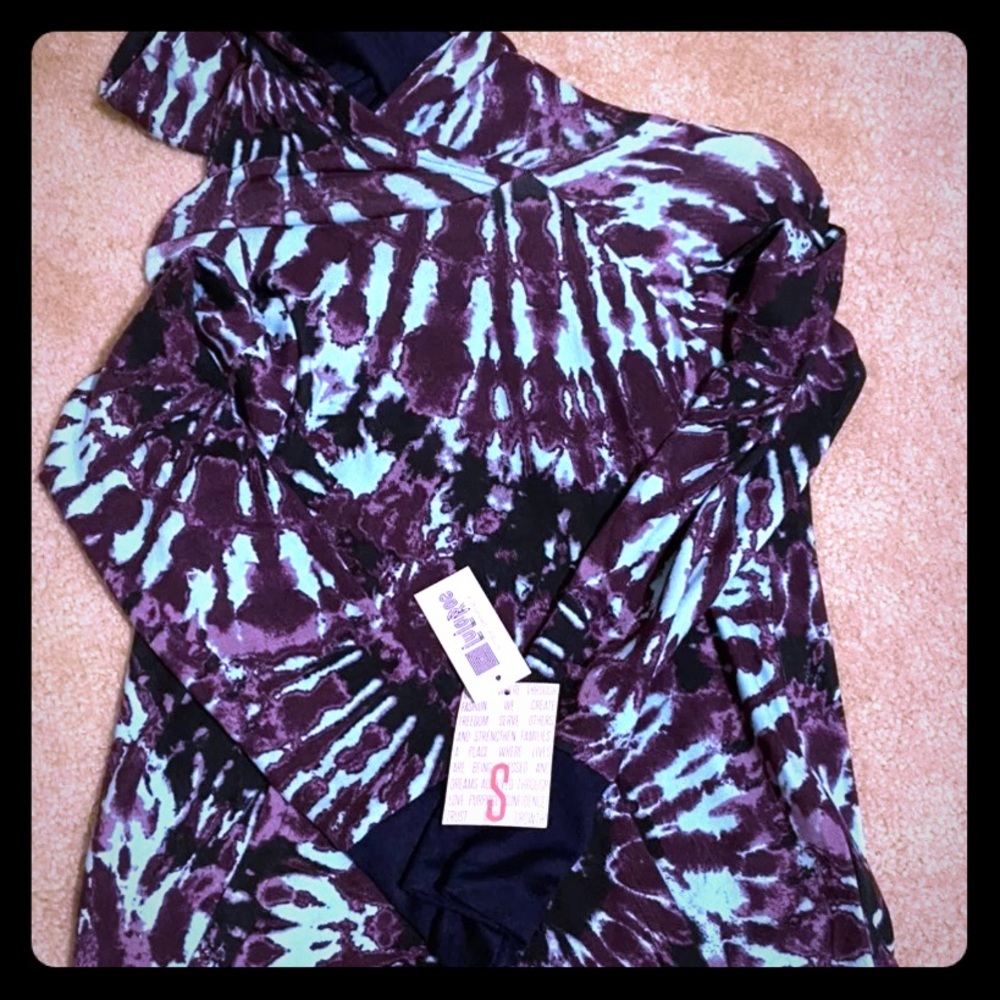 NWT, size small Lularoe Amber Hoodie
